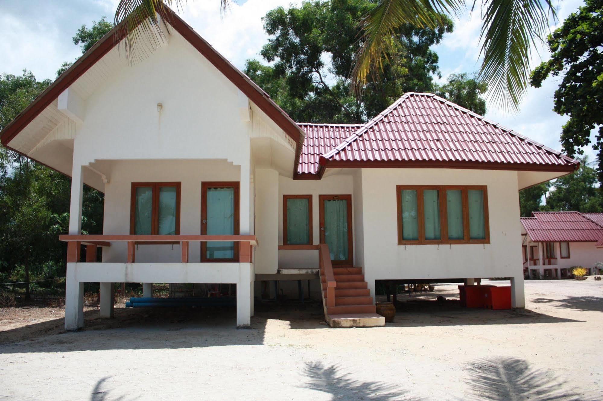 Phuphat Beach Resort Khanom Bagian luar foto
