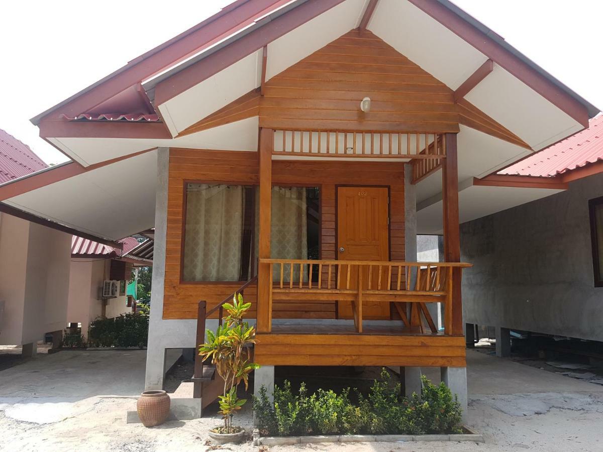 Phuphat Beach Resort Khanom Bagian luar foto