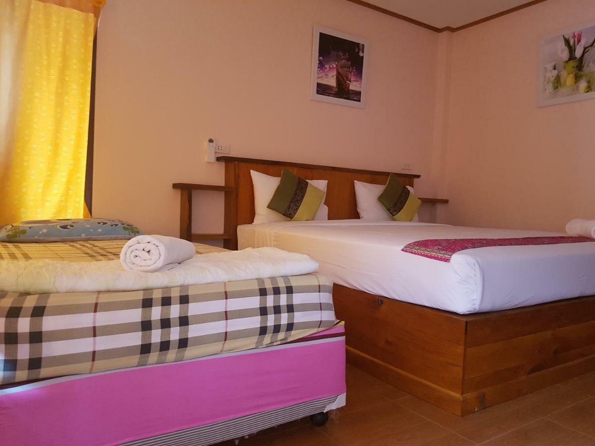 Phuphat Beach Resort Khanom Bagian luar foto